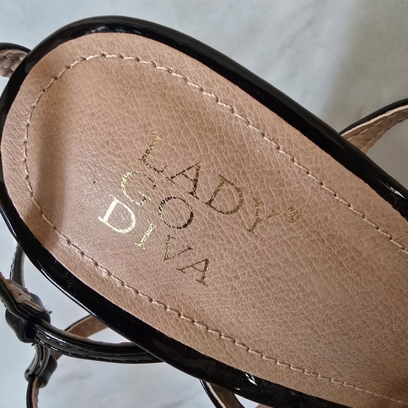 Lady Go Diva Black Strappy Anklestrap Pointy toe Platform Block Heels Size 7.5 - Picture 9 of 16